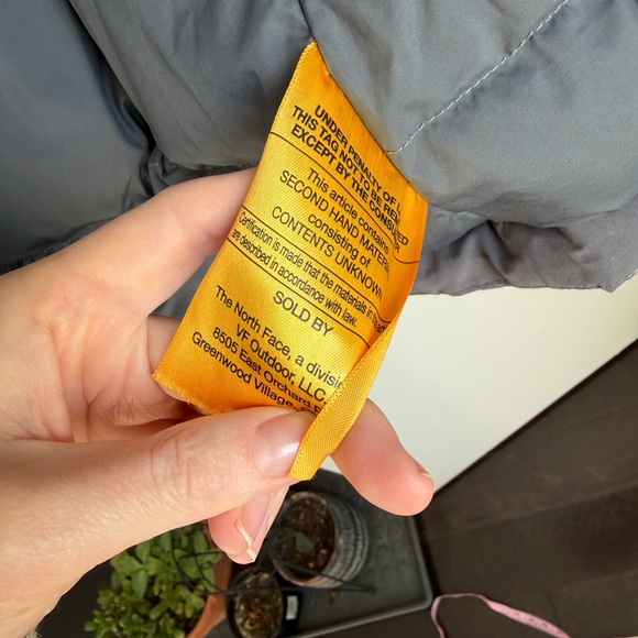 The North Face Women's Dark Gray Ski Jacket - Picture 6 of 9